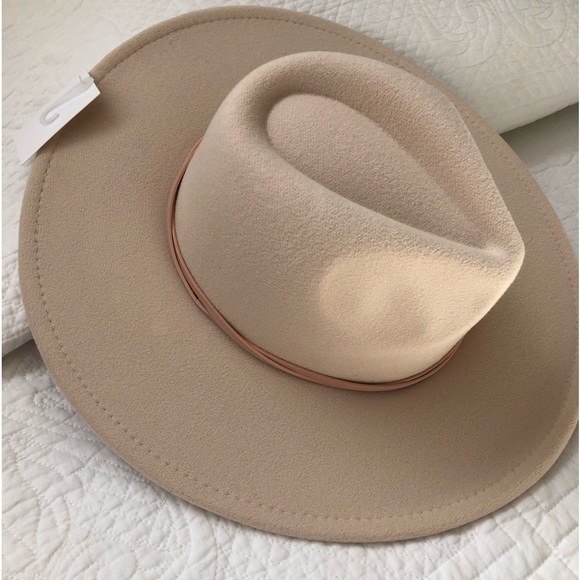 Forever 21 Accessories - Sale 🇺🇸 Brand New Nude hat